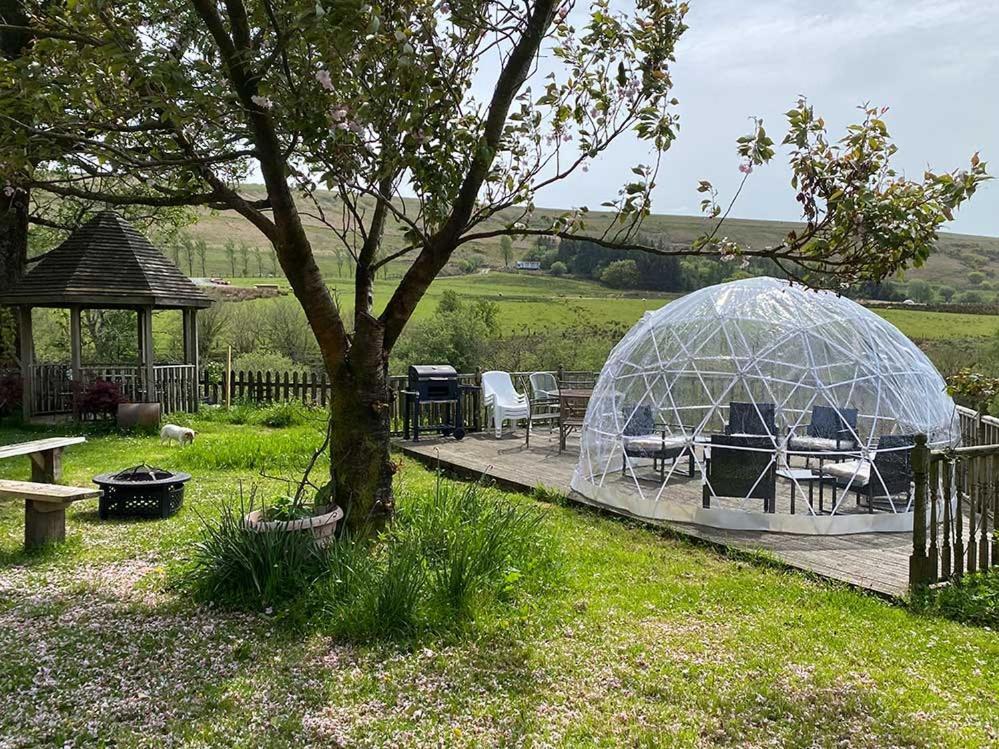 Barn Cottage - Farm Park Stay With Hot Tub Swansea Exterior foto